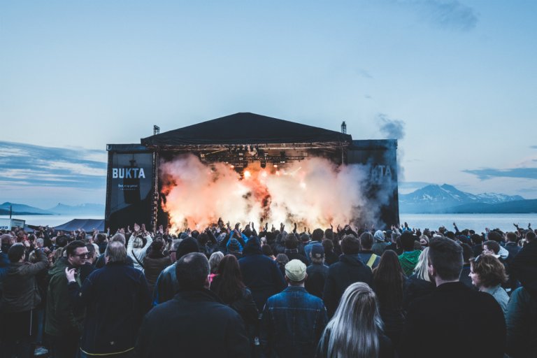 Der Festivalplaner 2023 | Verlosungen | Bukta Open Air - Gewinnt offzielles  Merch vom Festival am Polarkreis!